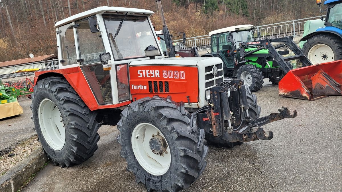 Steyr 8090 tractor €19,274