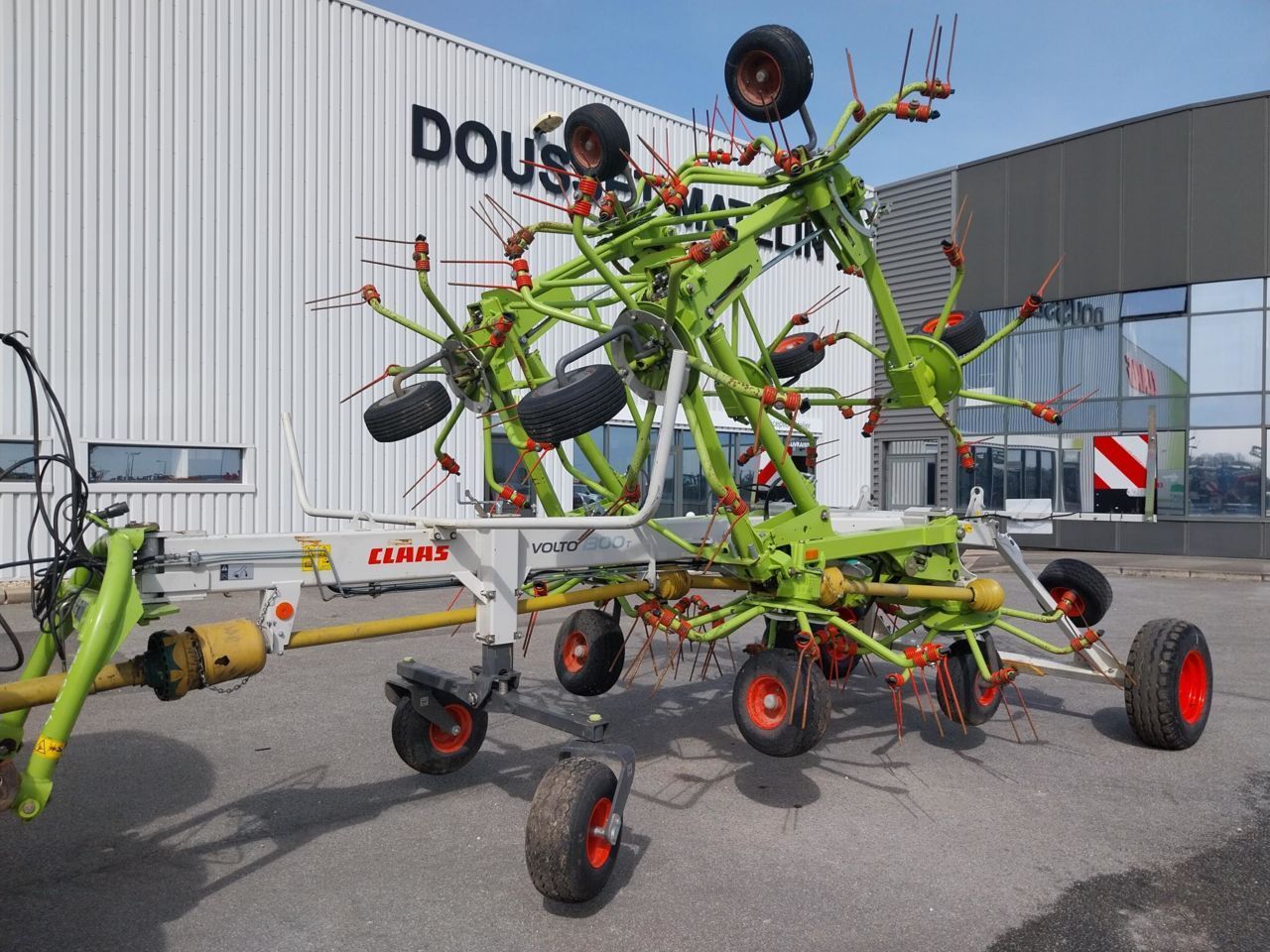 E-FARM: Claas Volto 1300 T - Tedder - id W5IMTG7 - €19,000 - Year of construction: 2020 - France