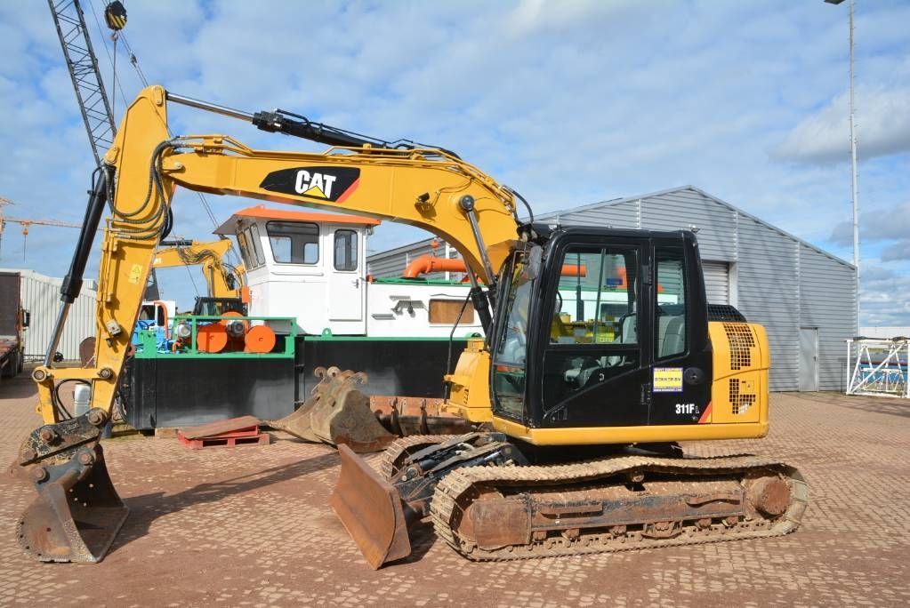 Caterpillar 311 f lrr blade Raupenbagger 56.500 €