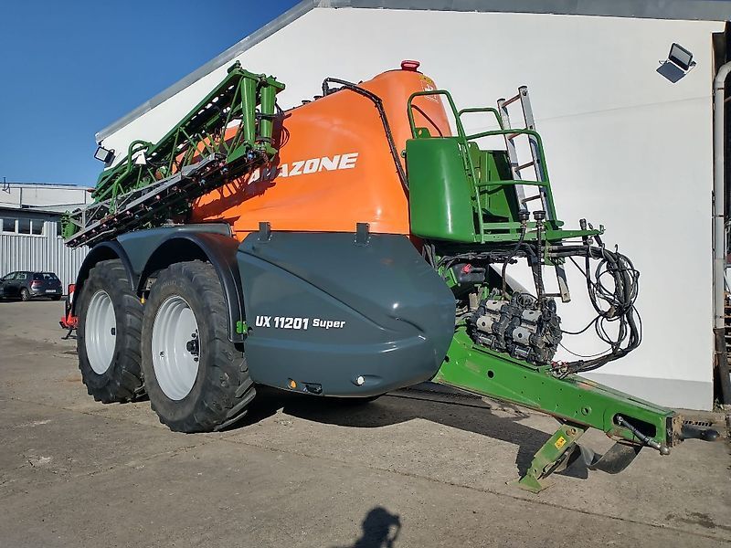 E-FARM: Amazone UX 11201 (36) - Sprayer - id NLP79PZ - €108,000 - Year of construction: 2020 - Germany