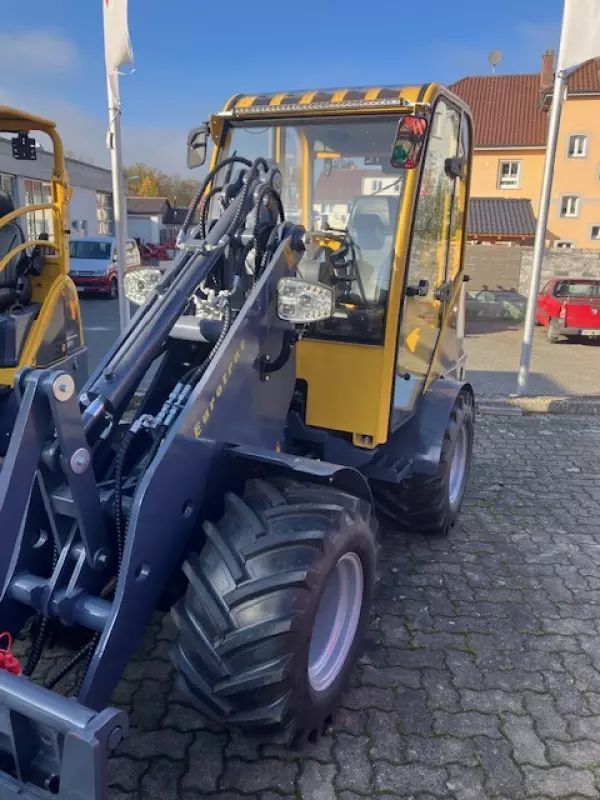 E-FARM: Eurotrac w12s - Tele wheel loader - id JYDBUHR - Engine power (HP): 26 - Germany