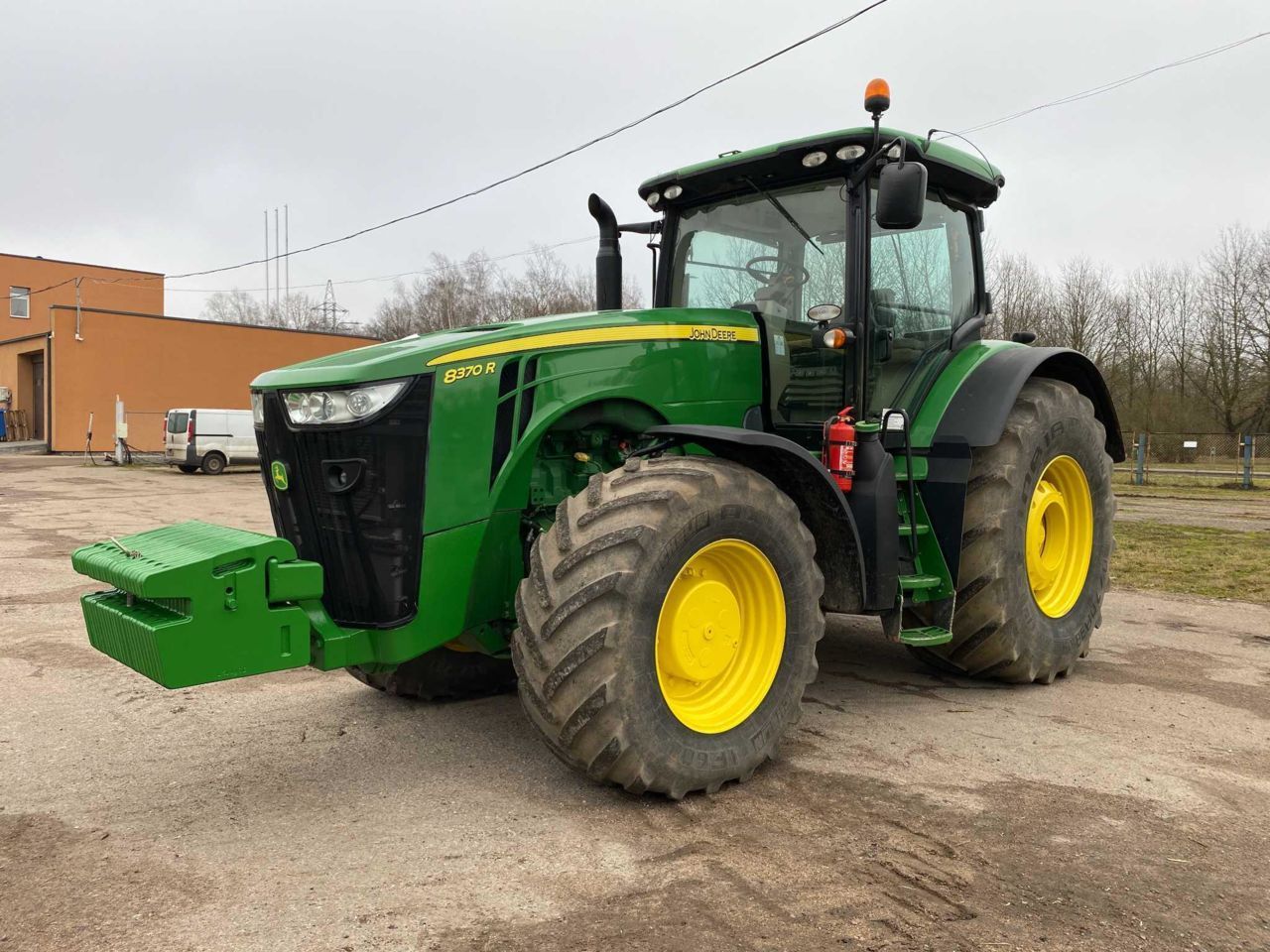 John Deere 8370 R Tractor €142,000