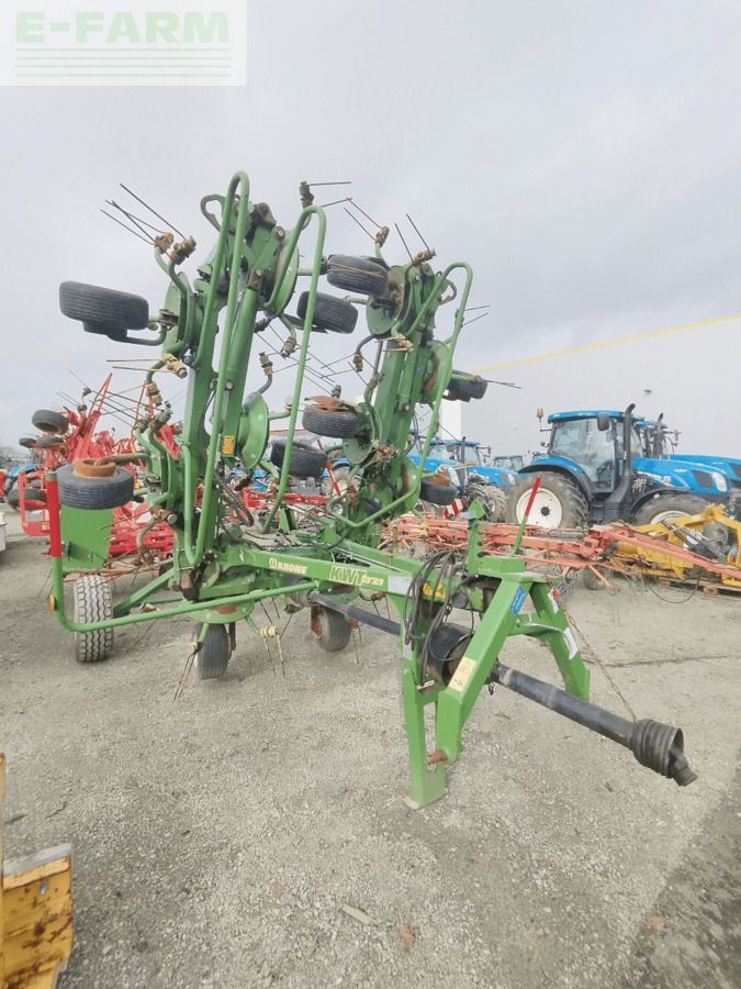 E-FARM: Krone KWT 10.02/ 10 - Tedder - id BCZXGUA - €14,900 - Year of construction: 2019 - France