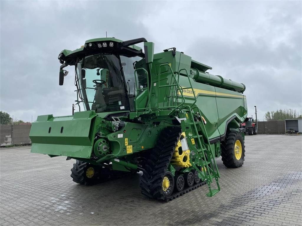 E-FARM: John Deere X9 1100 - Mähdrescher - id TNA9U8F - 580.000 € - Baujahr: 2023 - Abgelesene Motorstunden: 218,Motorleistung (PS): 690,Deutschland