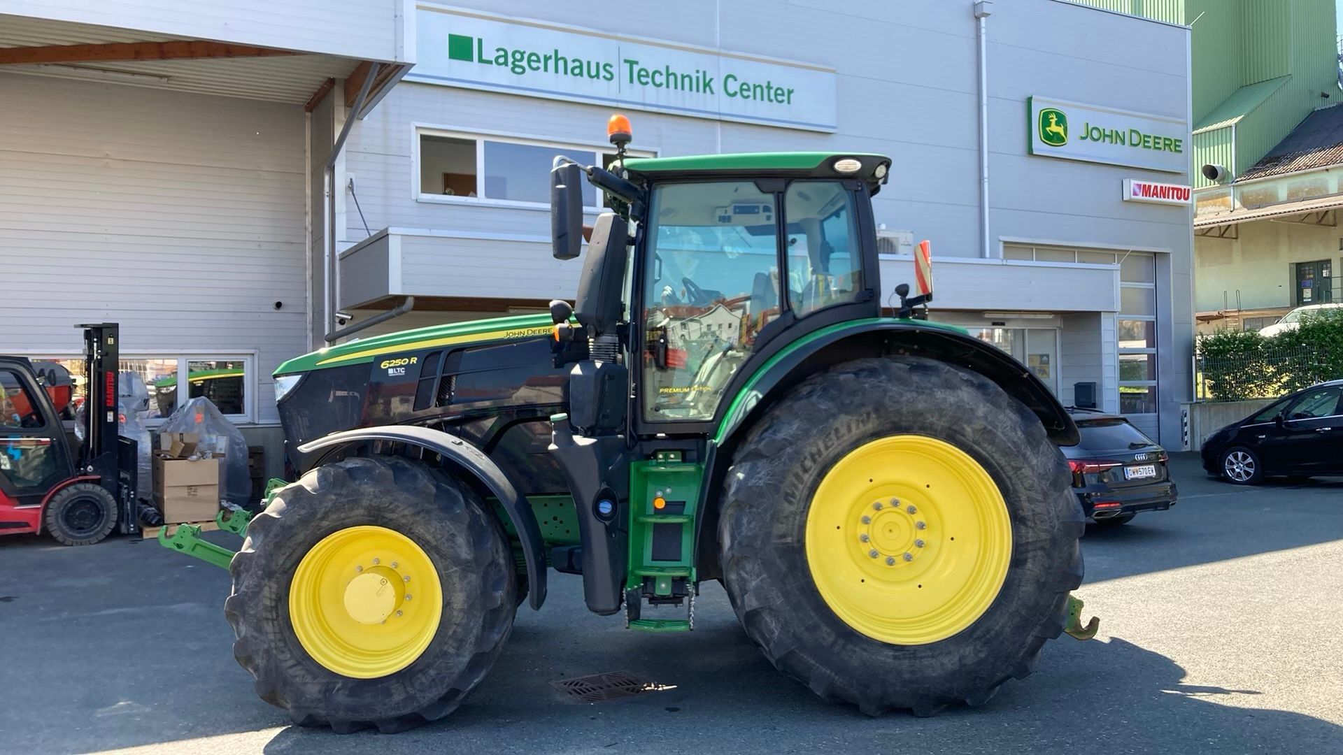 John Deere 6250 R Трактор 132 900 €