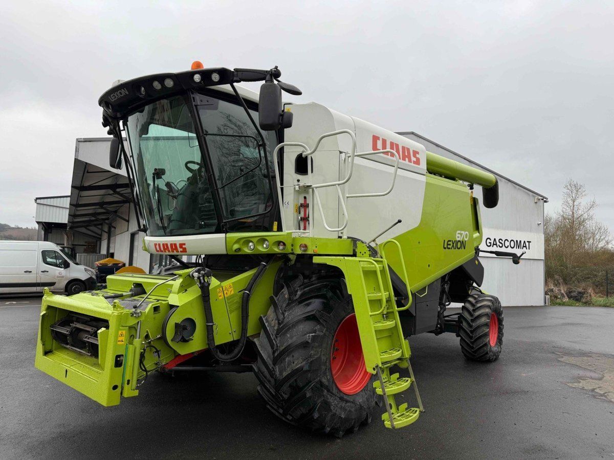 E-FARM: Claas Lexion 670 Montana - Mähdrescher - id 8BBHHMJ - 155.000 € - Baujahr: 2015 - Abgelesene Motorstunden: 2.735,Motorleistung (PS): 449,Frankreich