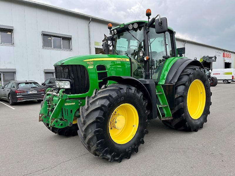 E-FARM: John Deere 7430 Premium - Tracteur - id T8H1LGM - 39 916 € - Année: 2010 - Lecture du nombre d'heure: 15 117,Puissance du moteur (chevaux): 201,Allemagne