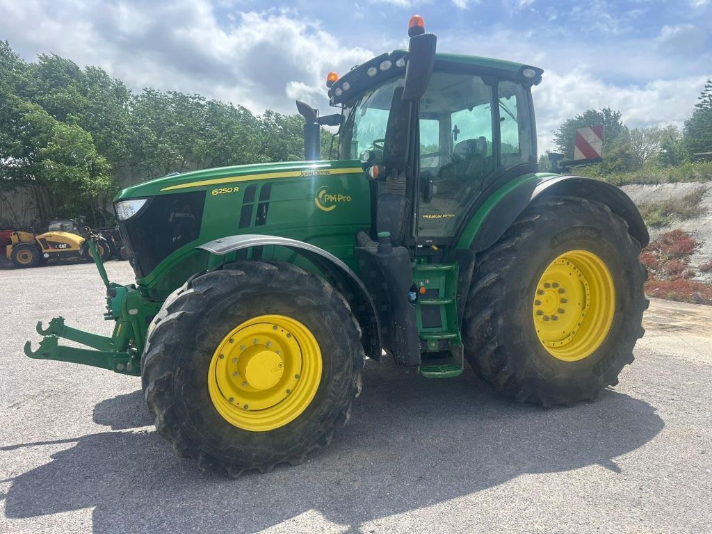 E-FARM: John Deere 6250 R - Traktor - id IWWYAFE - 147.000 € - Produktionsår: 2021 - Motortimer: 4.615,Motoreffekt (HP): 250,Frankrig