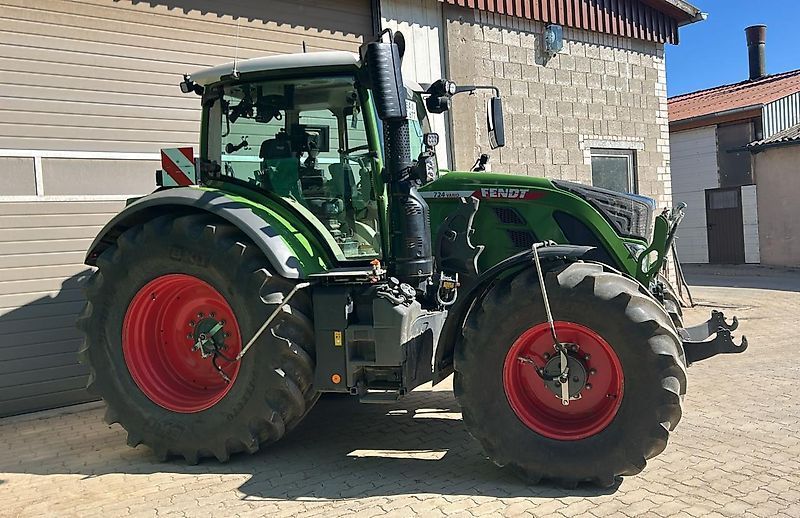 E-FARM: Fendt 724 Vario - Tractor - id 9LZYW3L - €178,000 - Year of construction: 2020 - Engine hours: 2,500,Germany