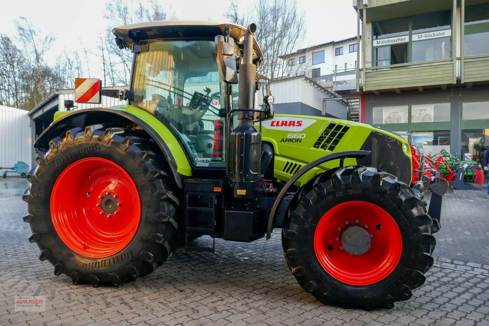 Claas Arion 660 CMATIC CEBIS Tractor €113,400
