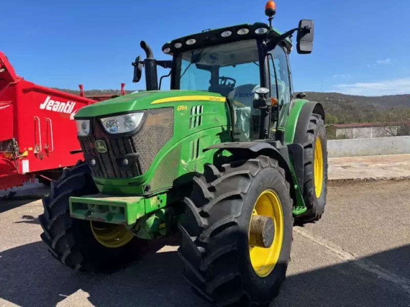 E-FARM: John Deere 6155 R - Trattore - id FXB3YTD - 90.000 € - Anno di costruzione: 2019 - Ore: 3.841,Potenza del motore: 156,Francia