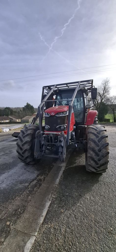 Massey Ferguson 7715 S Tractor €65,000