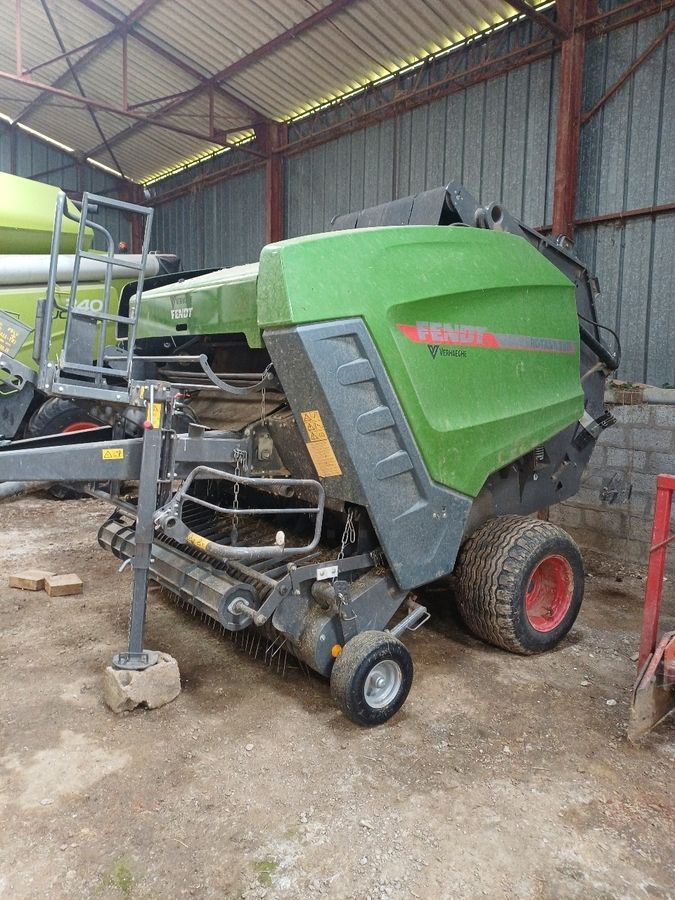 E-FARM: Fendt Rotana 180 V - Ballenpresse - id AQSXK5X - 29.900 € - Baujahr: 2022 - Ballenanzahl: 6.300,Frankreich