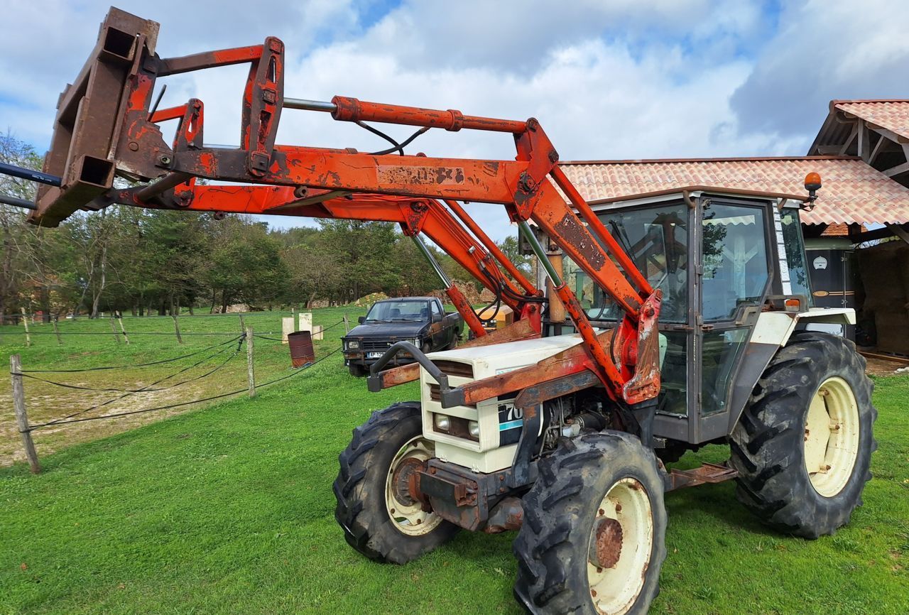 Renault 70-14 sp Traktor 15 000 €