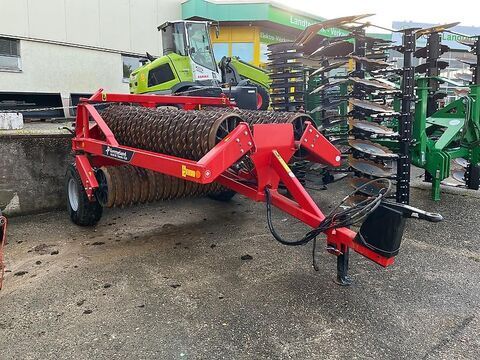 Kverneland Actiroll 630 Classic Presses and roller €11,500