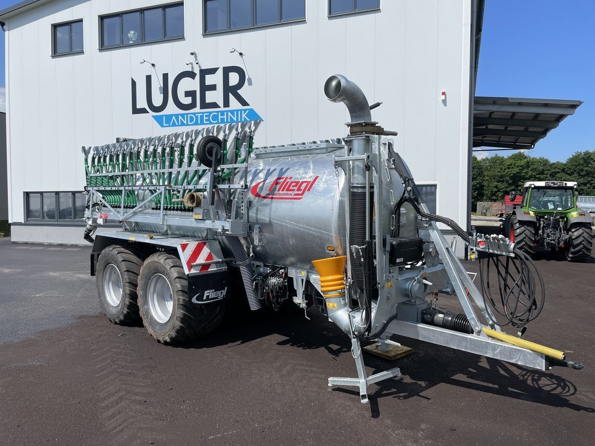 E-FARM: Fliegl pfw 12000 maxxline - Tanker - id TBJLS6L - Year of construction: 2023 - Austria