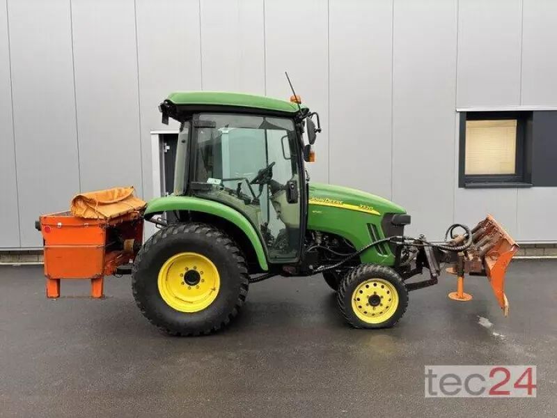 John Deere 3320 Tractor €24,900