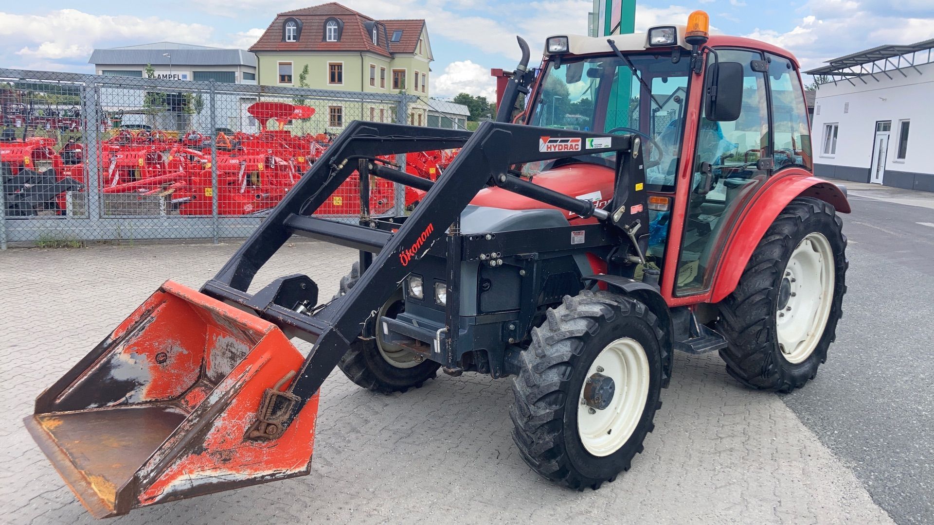 E-FARM: Lindner Geotrac 50 A - Trattore - id DICF35N - 30.885 € - Anno di costruzione: 1999 - Ore: 8.500,Potenza del motore: 50,Austria