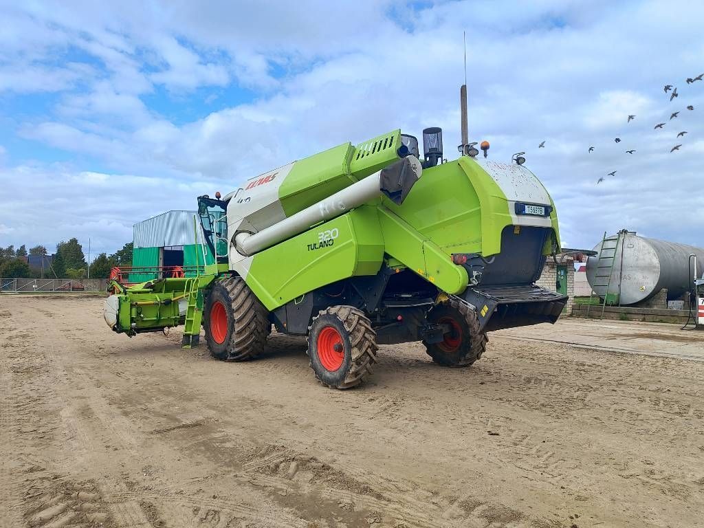 Claas Tucano 320 Combine harvester €63,000