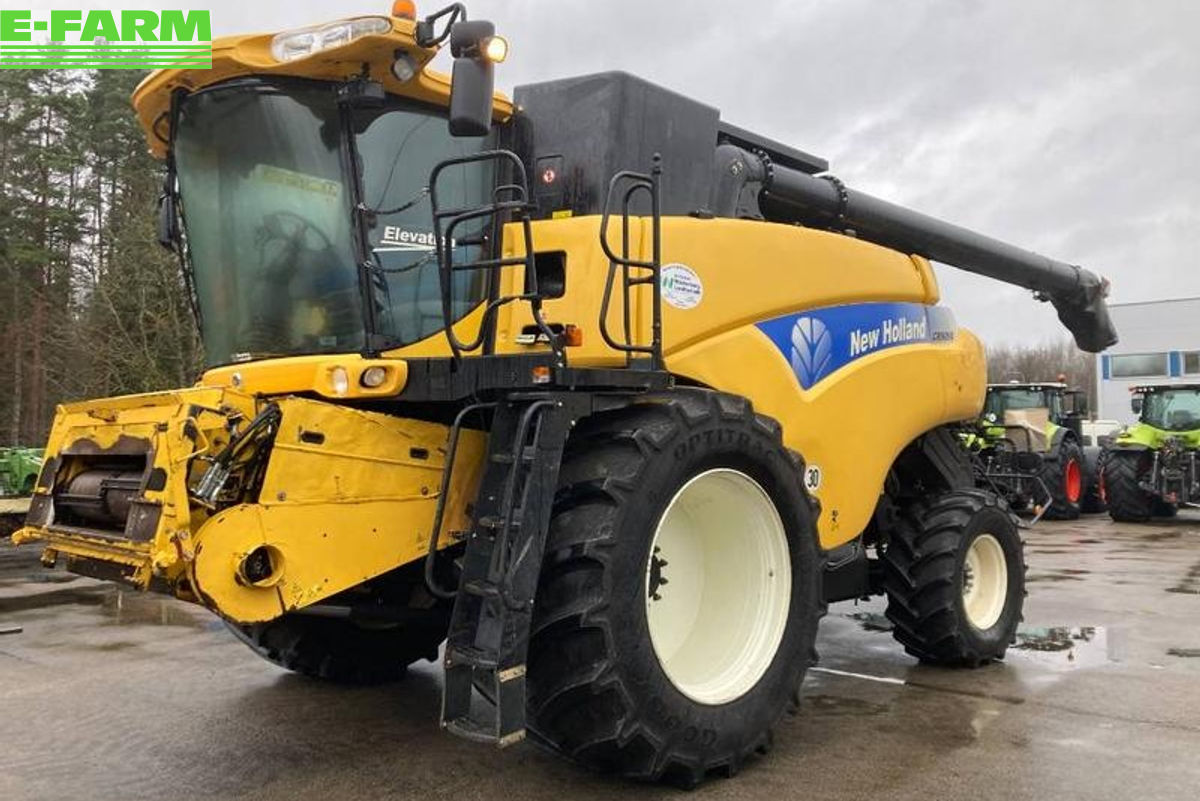 New Holland CR 9090 SCR - Combine harvester - 2012 - 529 HP | E-FARM