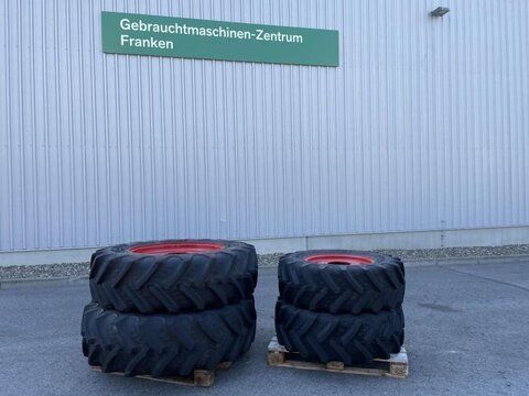 E-FARM: Fendt 380/70r24 + 420/85r34 bkt - Kolesa in gosenica - id Q1UPNEE - 5.462 € - Leto izgradnje: 2023 - Nemčija