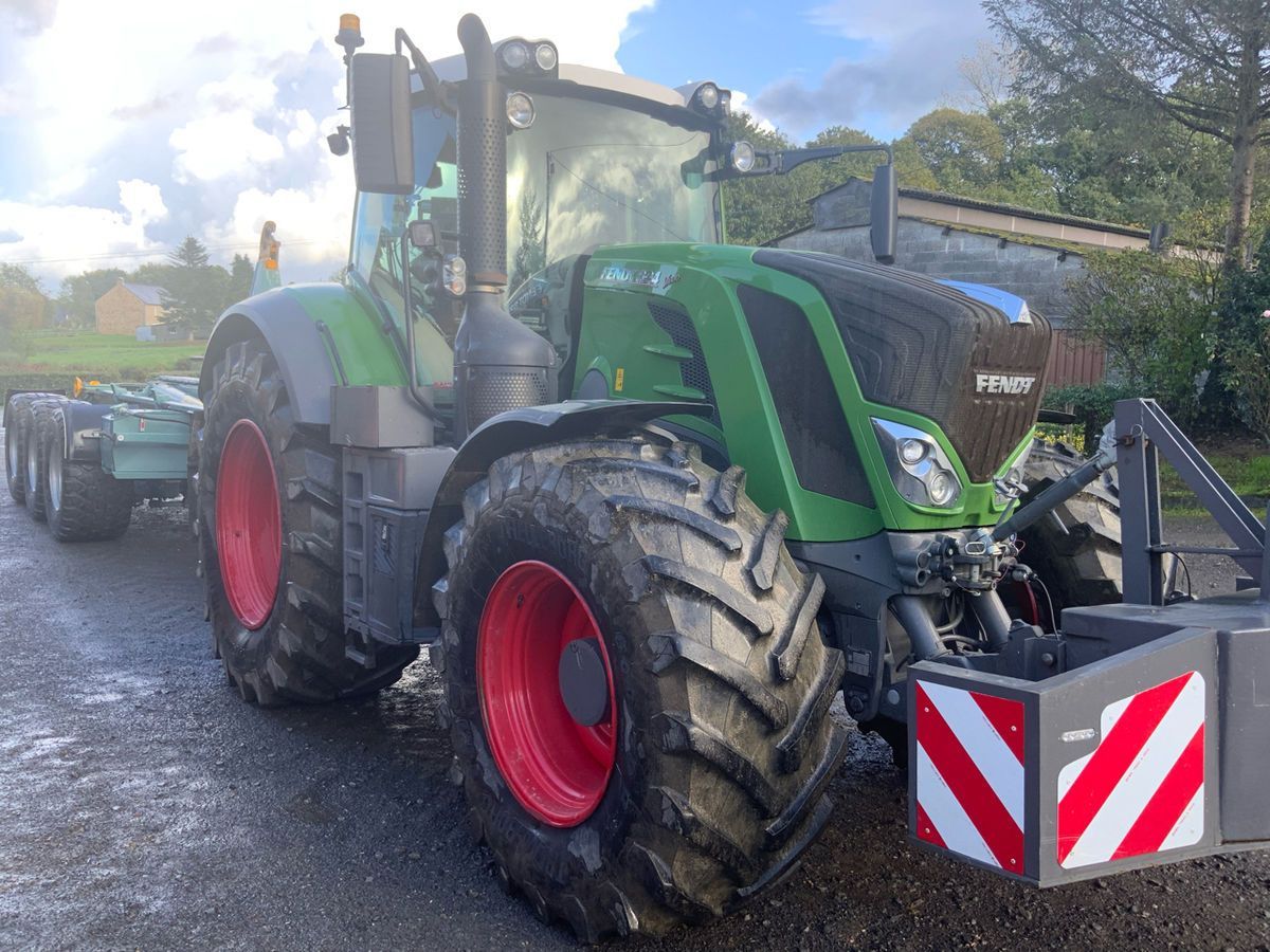 Fendt 824 Vario Profi Plus Traktor 150.000 €