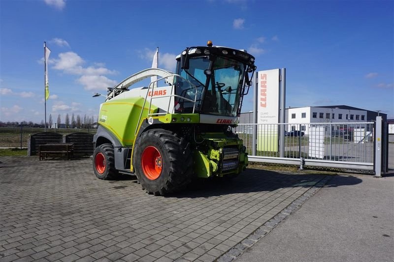 Claas Jaguar 840 harvester 