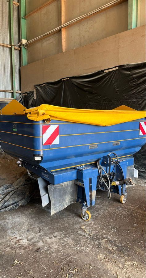 E-FARM: Bogballe m3 wd coupure de tronçon - Esparcidor de abono - id JT51DRT - 14.500 € - Año: 2017 - Francia