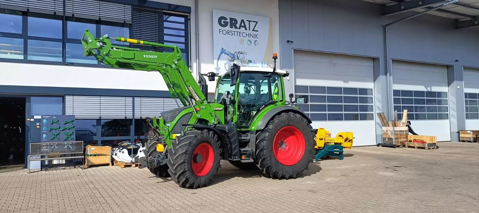 E-FARM: Fendt 516 Vario ProfiPlus - Traktor - id GLJCVEB - 175.000 € - Produktionsår: 2023 - Motortimer: 182,Tyskland