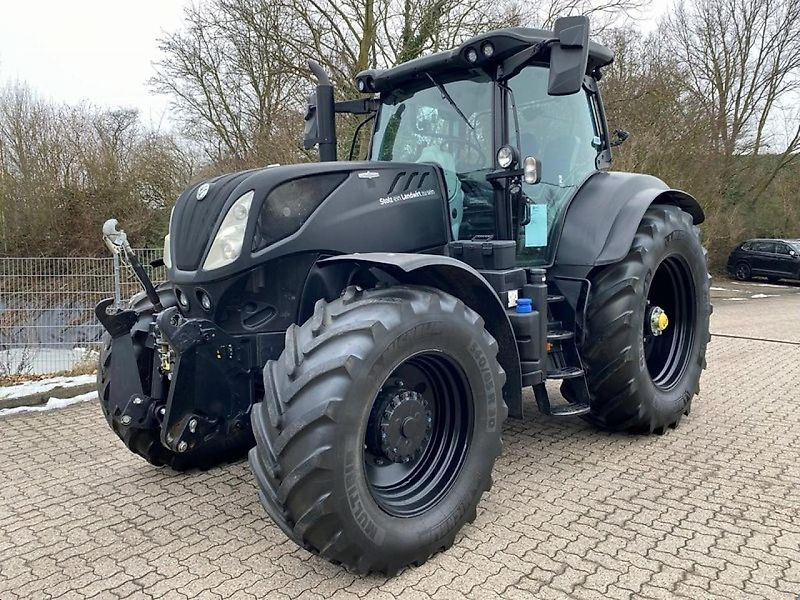 New Holland T7.230 AC Tractor €89,900