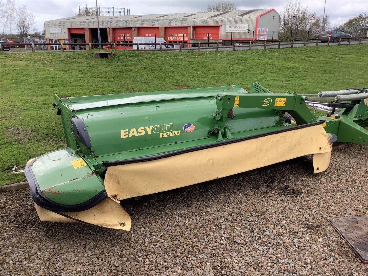 E-FARM: Krone EasyCut R 320 CV - Mower - id AEFRFJQ - €8,695 - Year of construction: 2016 - United Kingdom
