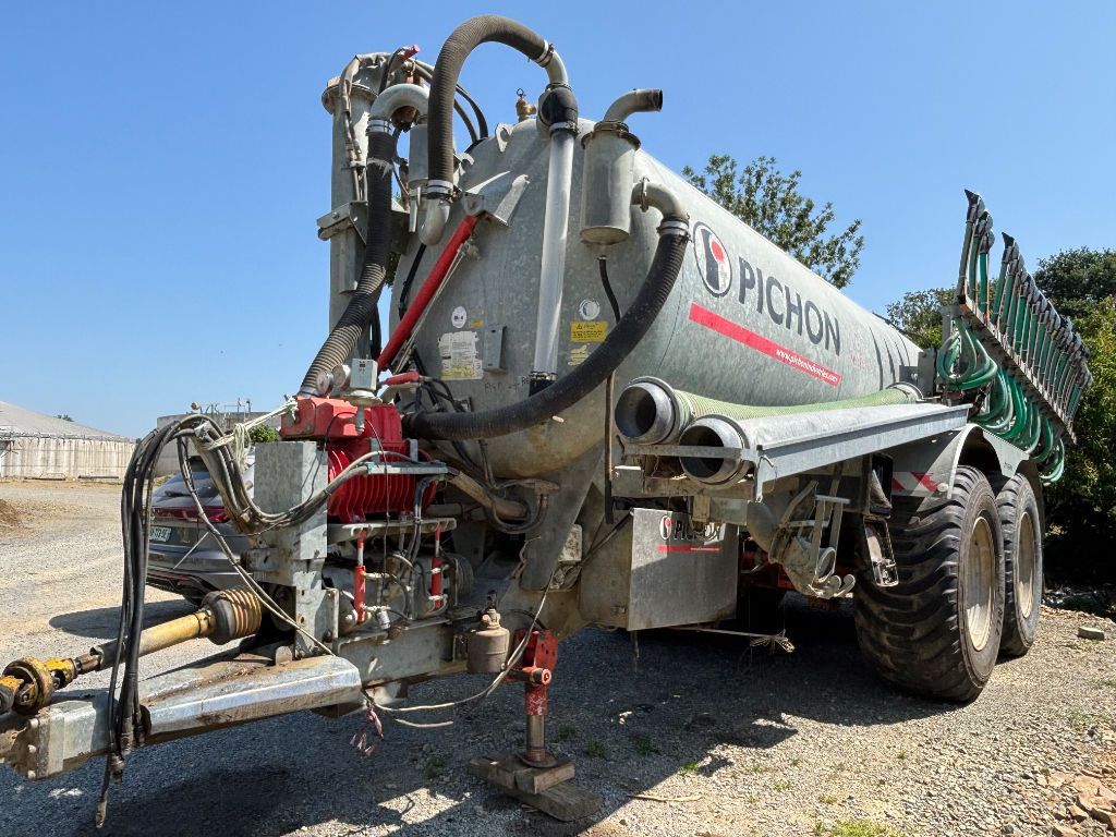 E-FARM: Pichon 18500 - Epandeur à lisier automoteur - id GQMDAUS - 69 500 € - Année: 2015 - France