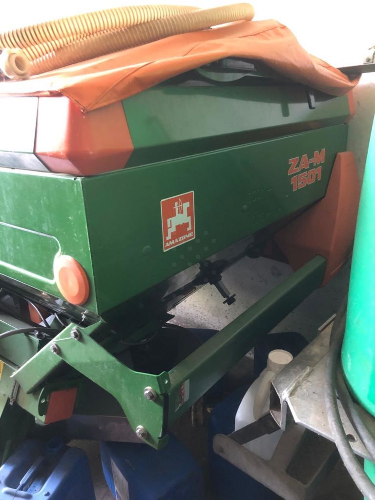 E-FARM: Amazone ZA-M 1501 - Düngerstreuer - id 3F56JWB - 9.500 € - Baujahr: 2013 - Italien