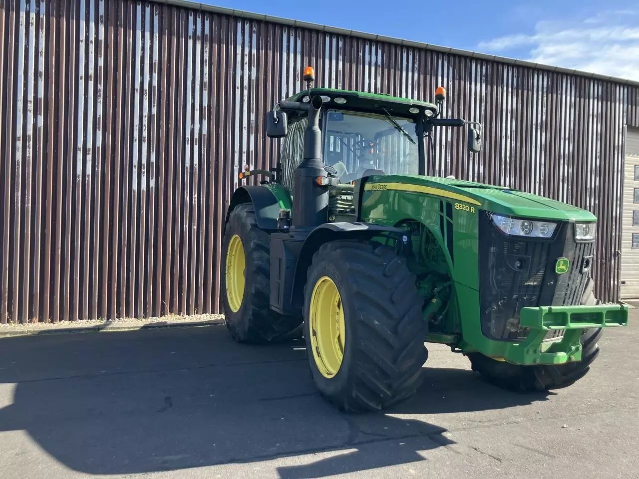 John Deere 8320 R Traktor 159.916 €