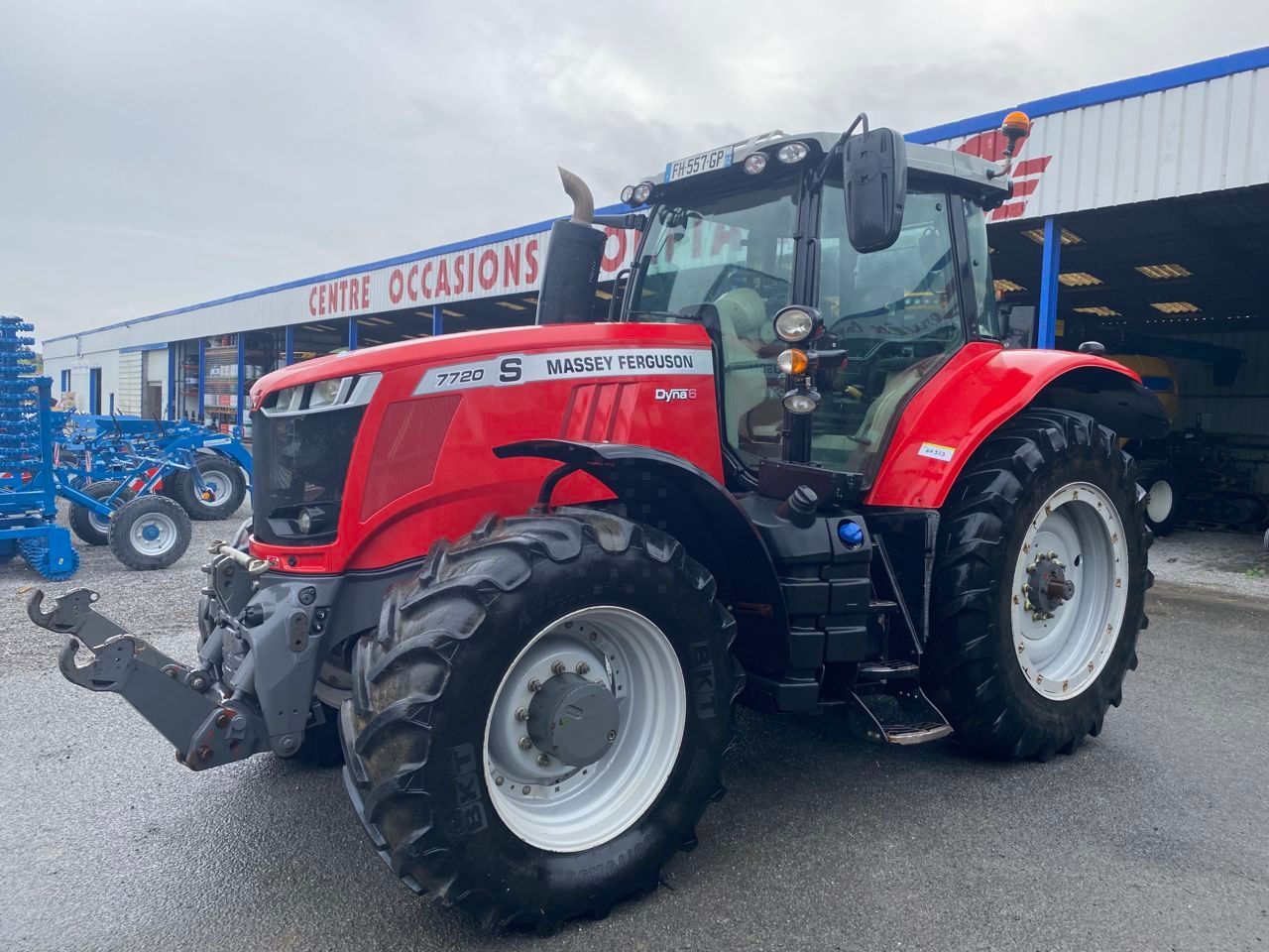 E-FARM: Massey Ferguson 7720S - Tractor - id B7UUMTZ - Year of construction: 2019 - Engine hours: 4,780,Engine power (HP): 200,France