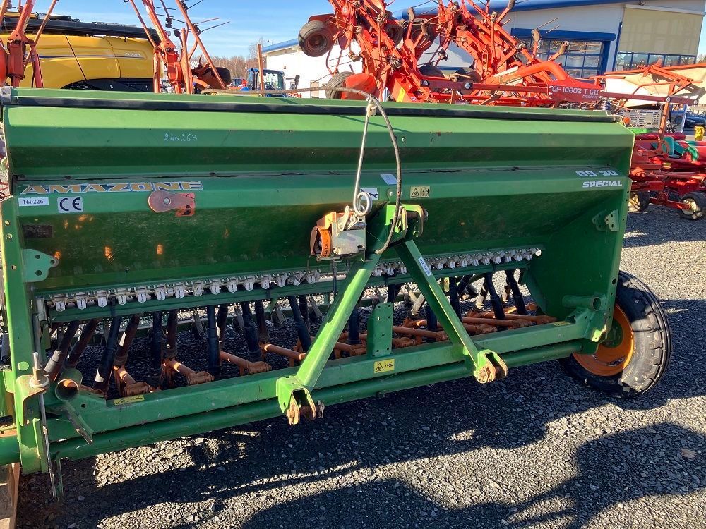 E-FARM: Amazone d9.30 - Taladro - id P5NZTUT - 6000 € - Año: 2005 - Francia