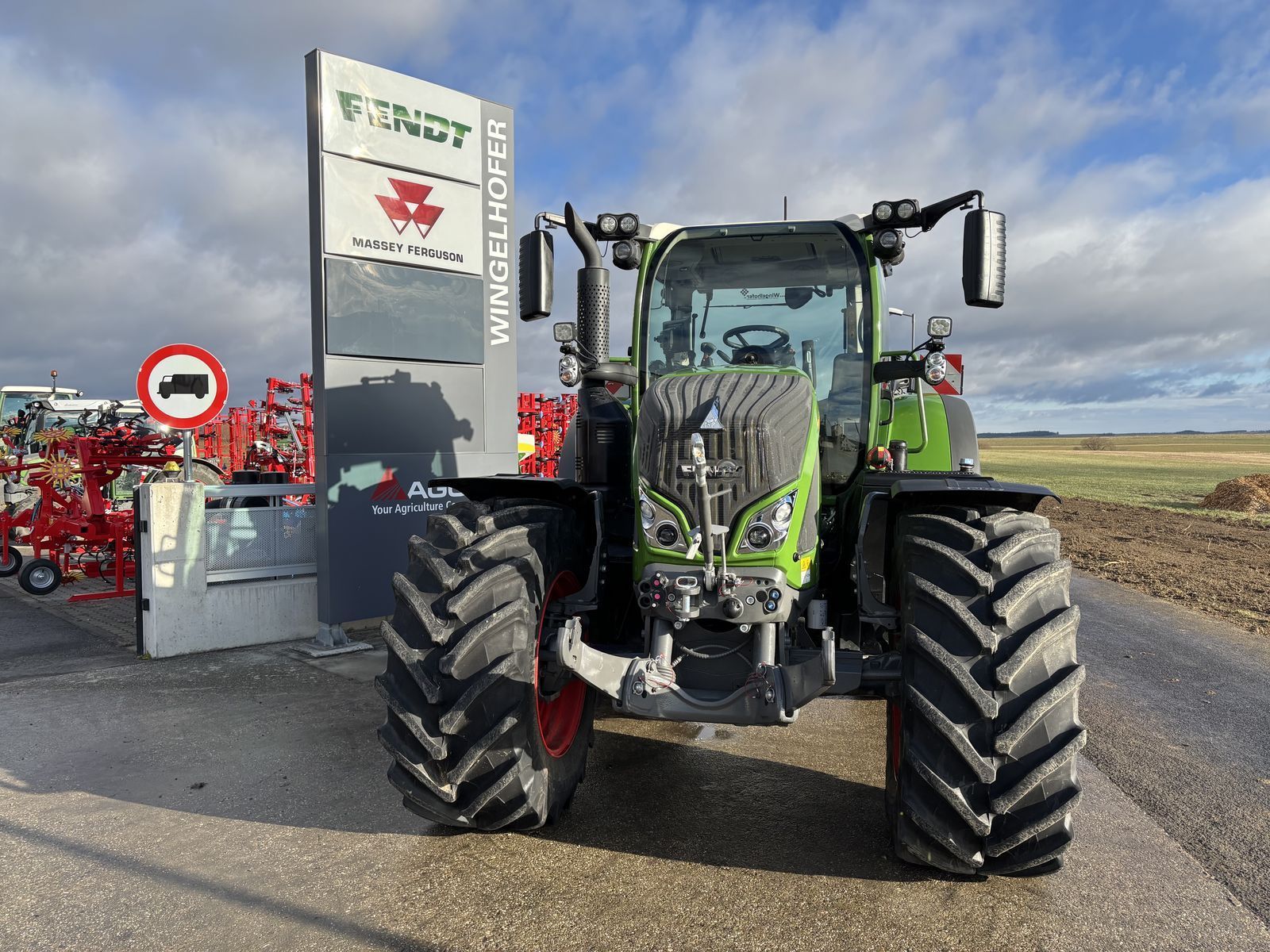 E-FARM: Fendt 724 Vario ProfiPlus - Tractor - id NPGENMG - €198,500 - Year of construction: 2024 - Engine hours: 515,Engine power (HP): 246,Austria