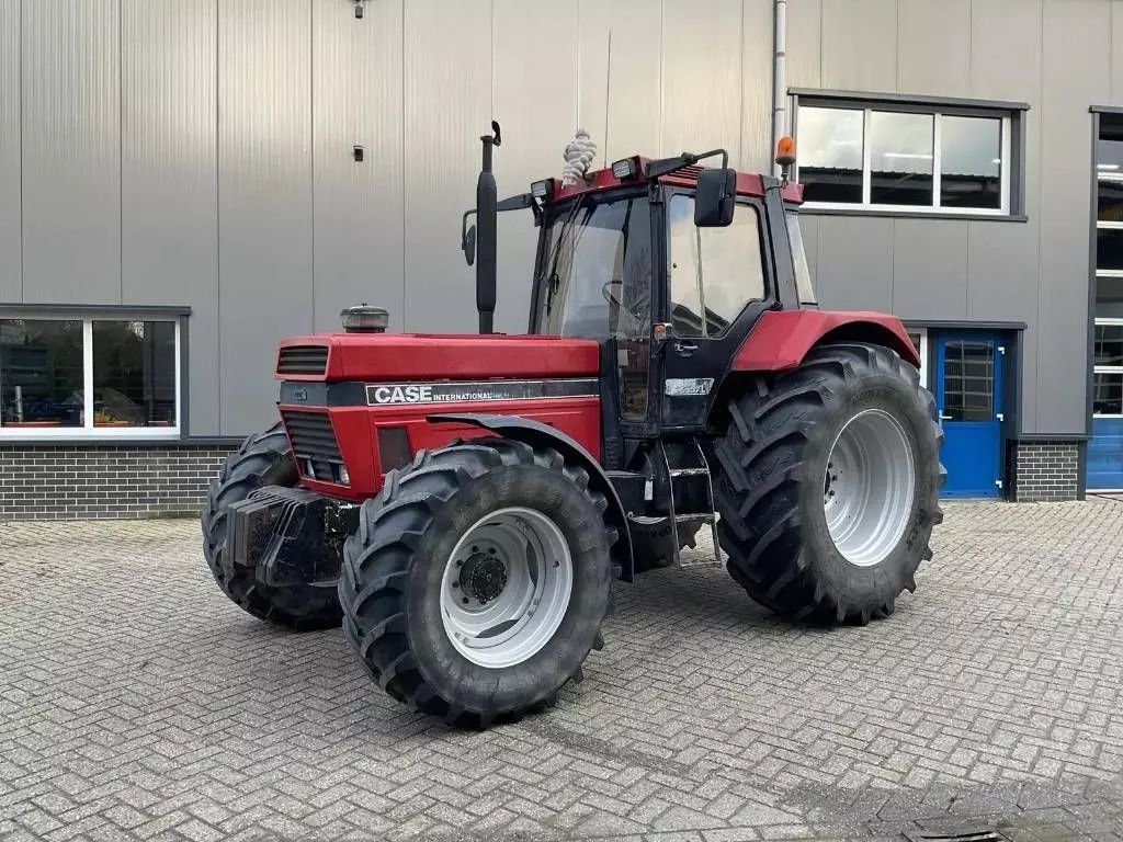 Case IH 1255 XL Traktor