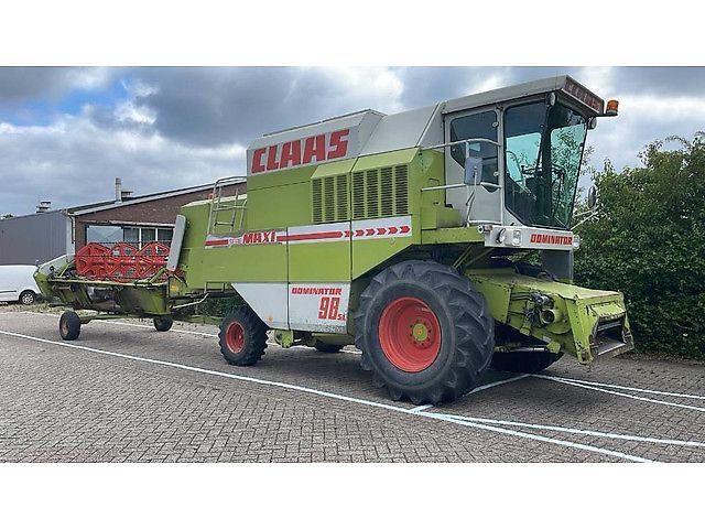 E-FARM: Claas dominator 98 sl maxi - Moissoneuse-batteuse - id VH8EJ9U - Année: 1989 - Lecture du nombre d'heure: 4 593,Pays-Bas