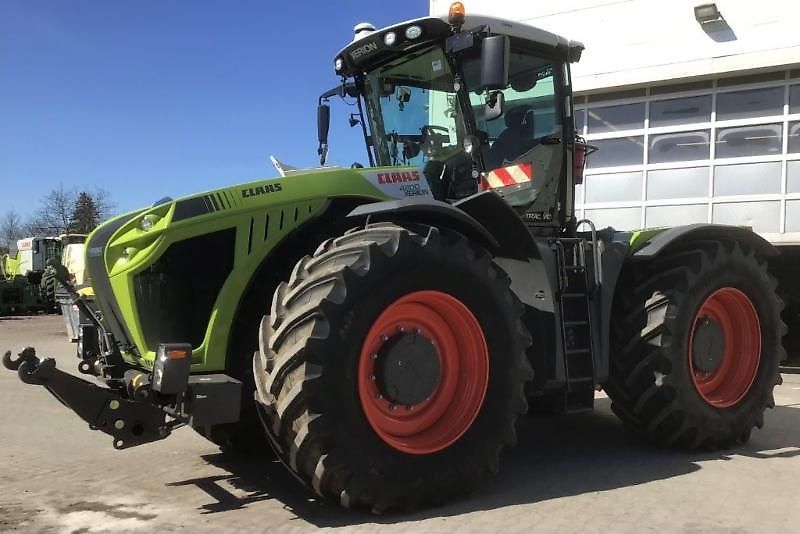 E-FARM: Claas Xerion 4200 TRAC VC - Traktor - id RADGVNM - 289.000 € - Baujahr: 2022 - Abgelesene Motorstunden: 1.910,Deutschland