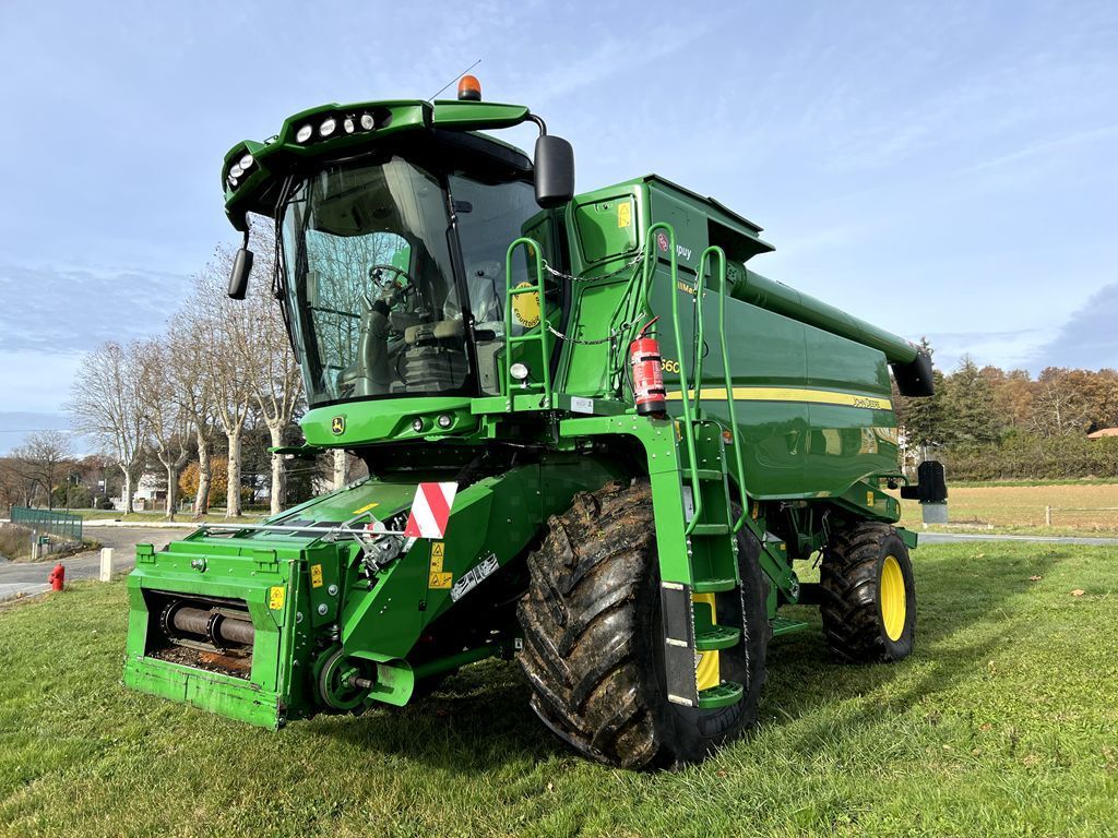 E-FARM: John Deere T 560 - Combine harvester - id J55XY9W - €260,000 - Year of construction: 2021 - Engine hours: 2,335,France