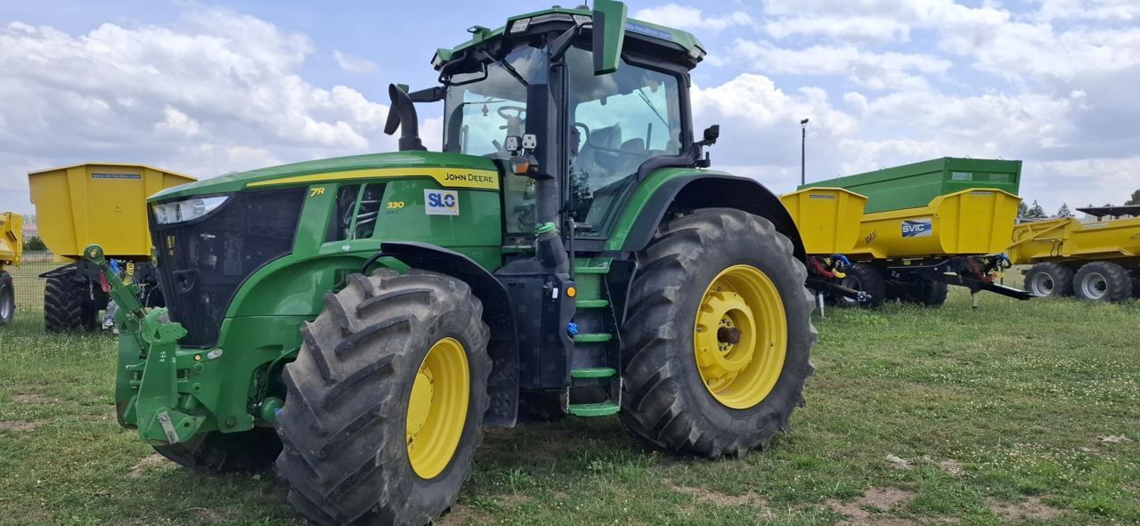 John Deere 7R 330 Tractor €156,000