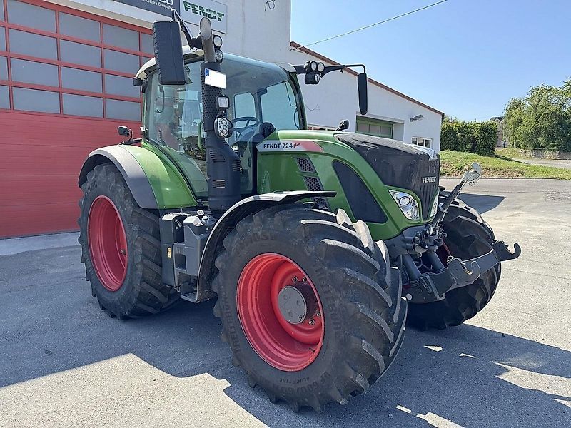 E-FARM: Fendt 724 Vario - Τρακτέρ - id PN5KYCL - 99.000 € - Χρονία: 2018 - Μετρητής ωρών: 5.900,Ισχύς κινητήρα: 241,Γερμανία