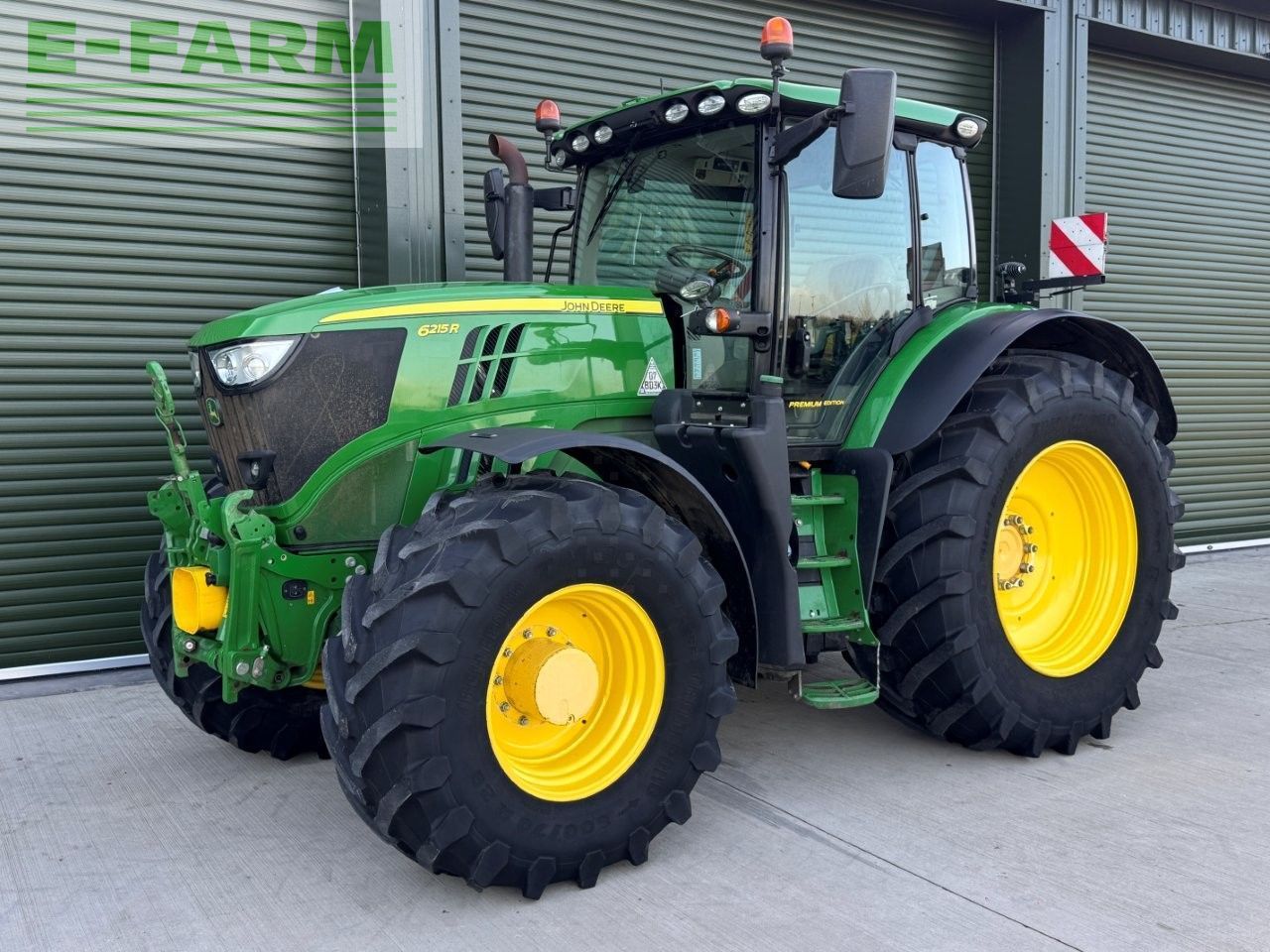 John Deere 6215 R Tractor €101,121