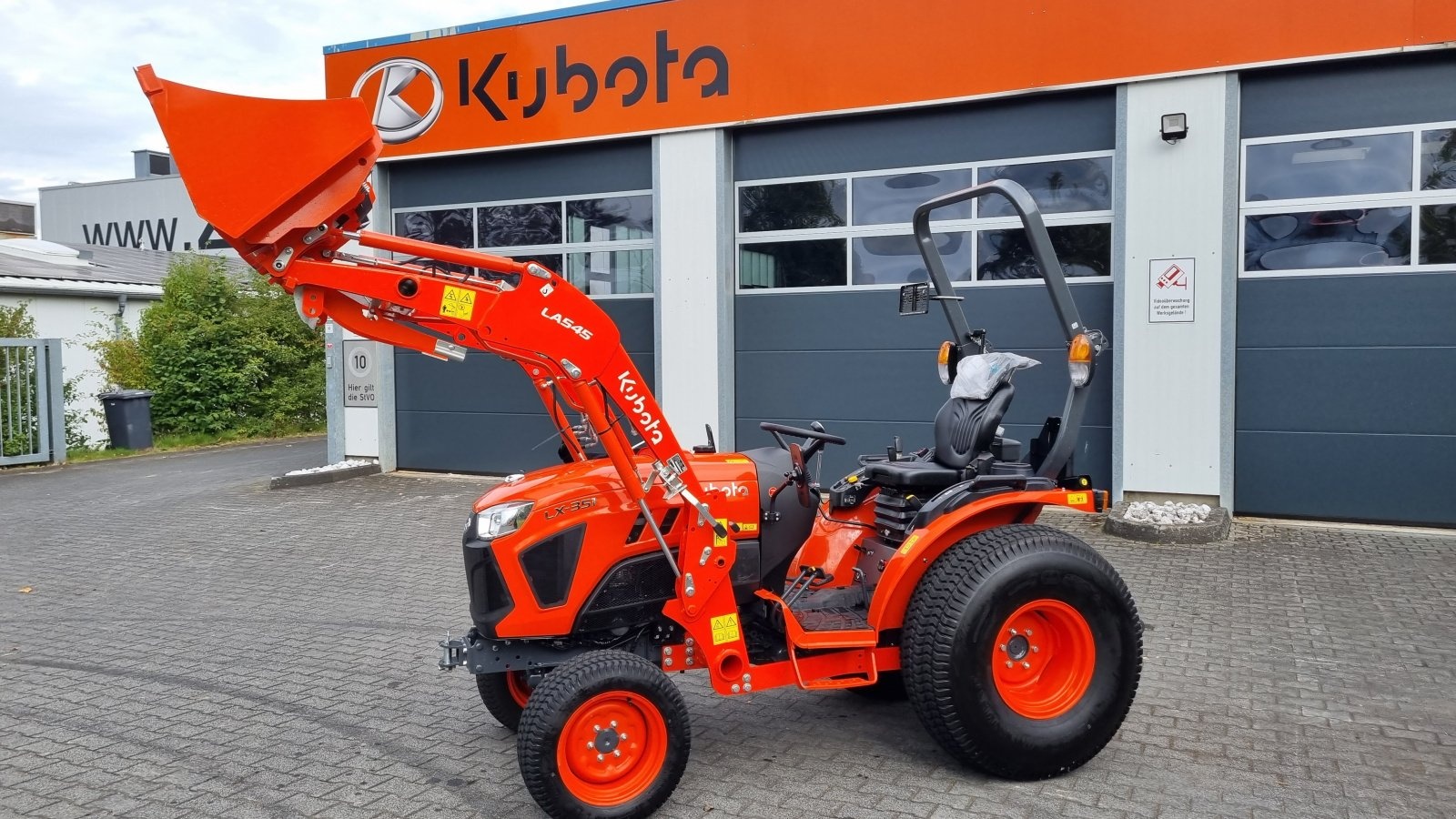 Kubota lx351 frontlader tractor €35,900