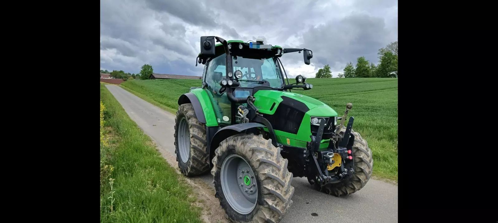 Deutz-Fahr 5130 TTV Трактор 60 408 €
