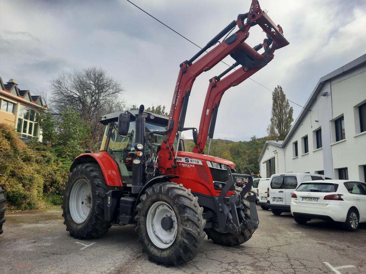 E-FARM: Massey Ferguson 6713 - Traktor - id QHTDVVC - 78.000 € - Produktionsår: 2018 - Motortimer: 3.856,Motoreffekt (HP): 130,Frankrig