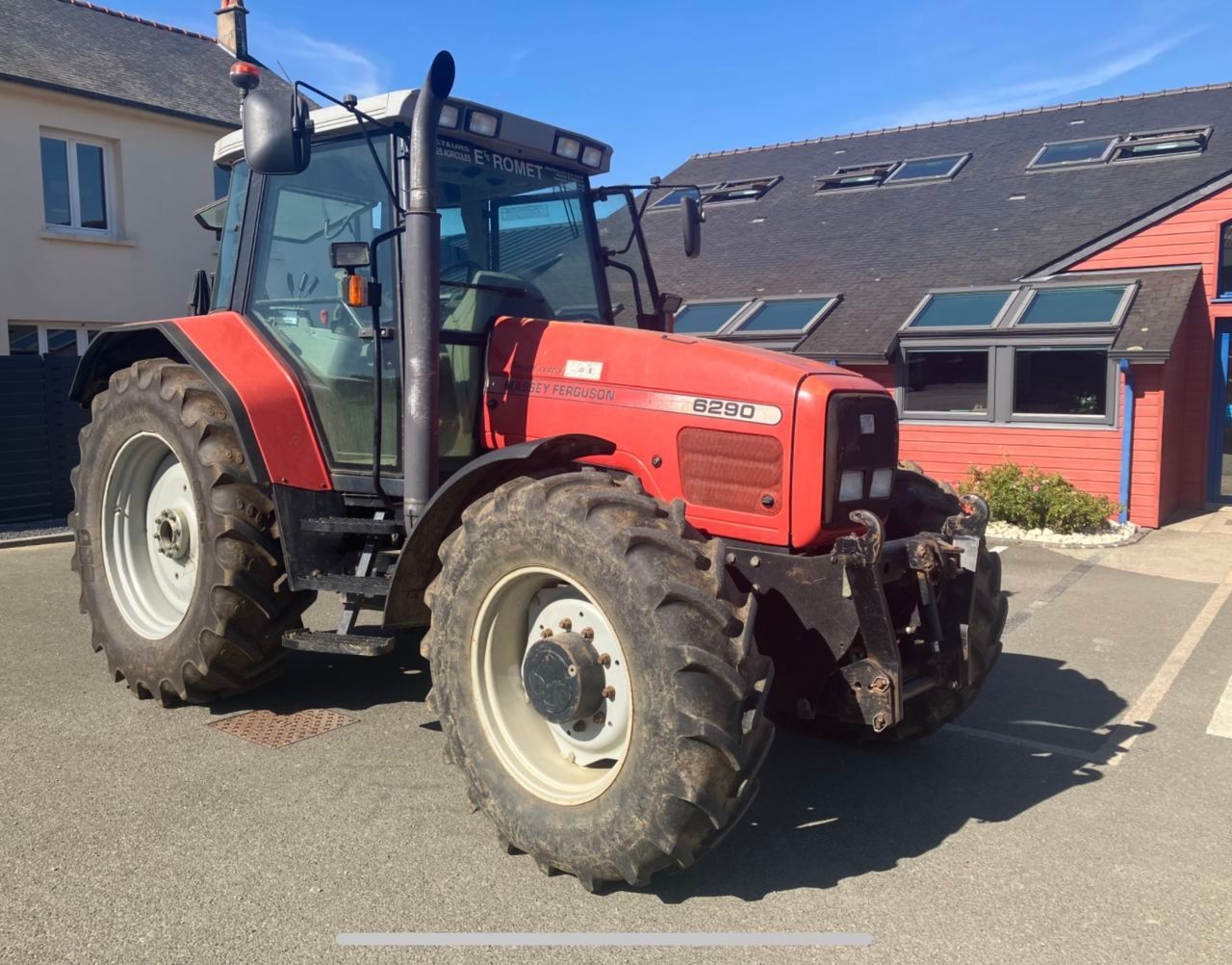 E-FARM: Massey Ferguson 6290 - Tracteur - id KXIBBWN - 22 000 € - Année: 2002 - Lecture du nombre d'heure: 10 500,Puissance du moteur (chevaux): 135,France