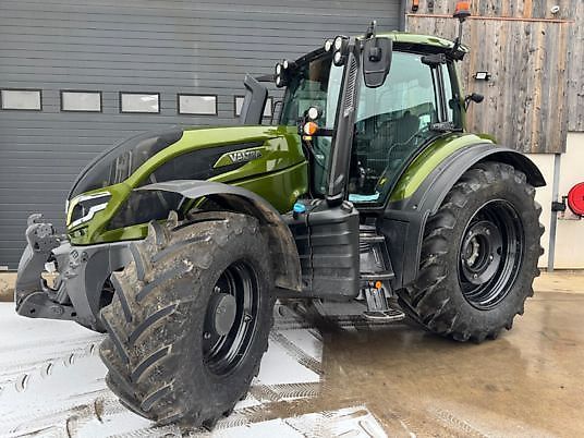 Valtra T235D Traktor 110.000 €