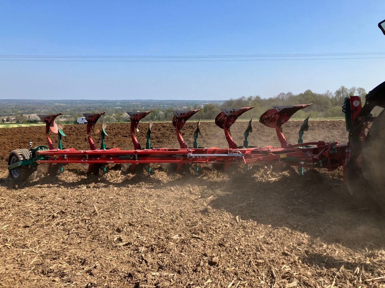E-FARM: Kverneland 3300s - Pług - id 6AUR4MH - 46 850 € - Rok produkcji: 2025 - Francja